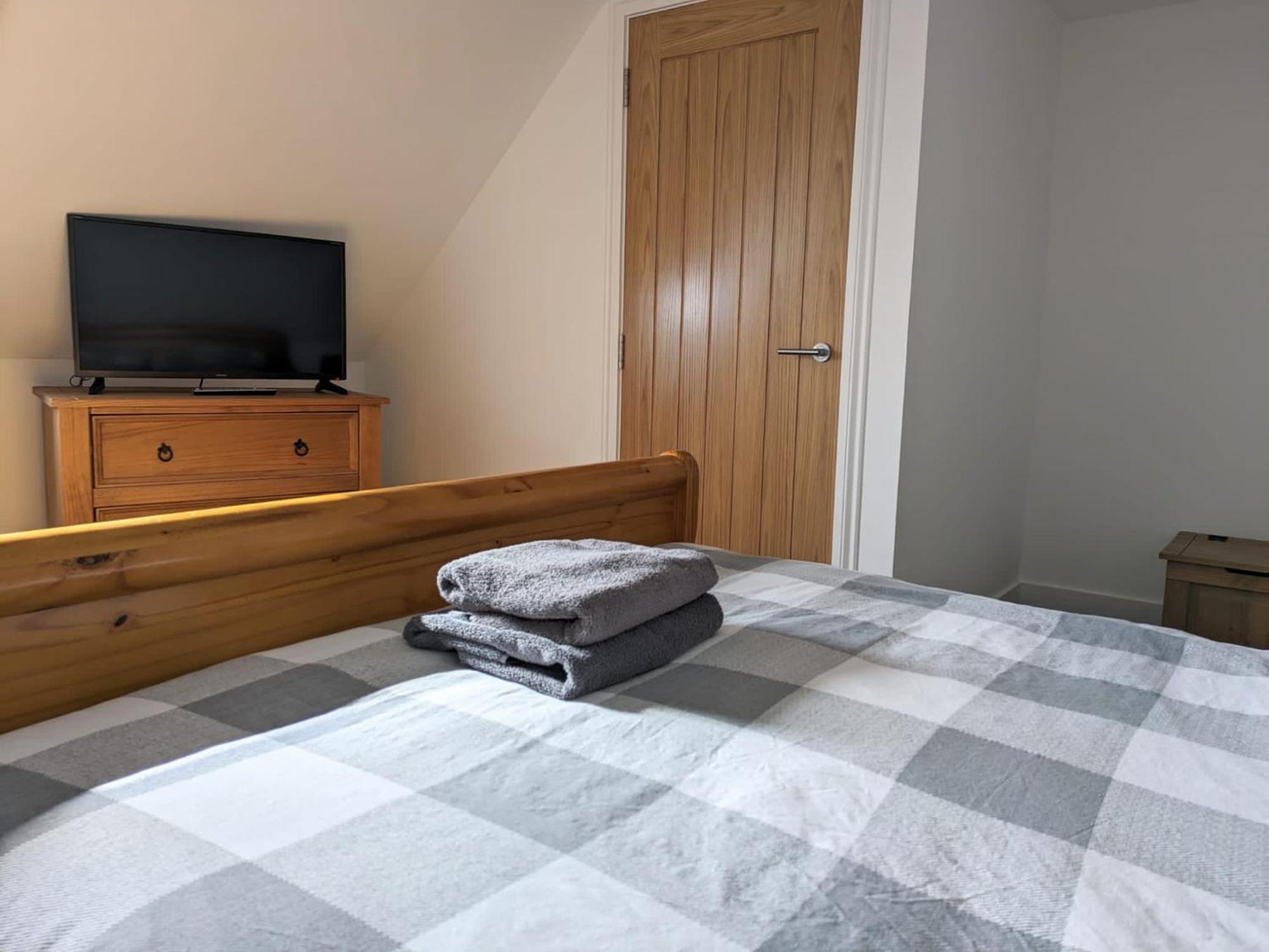 2 Bedroom Townhouse With Seaview On The Nc500 Wick Wick  Exterior photo